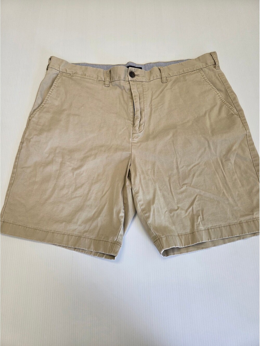 Tommy Hilfiger Men's Khaki Chino Shorts Size 40